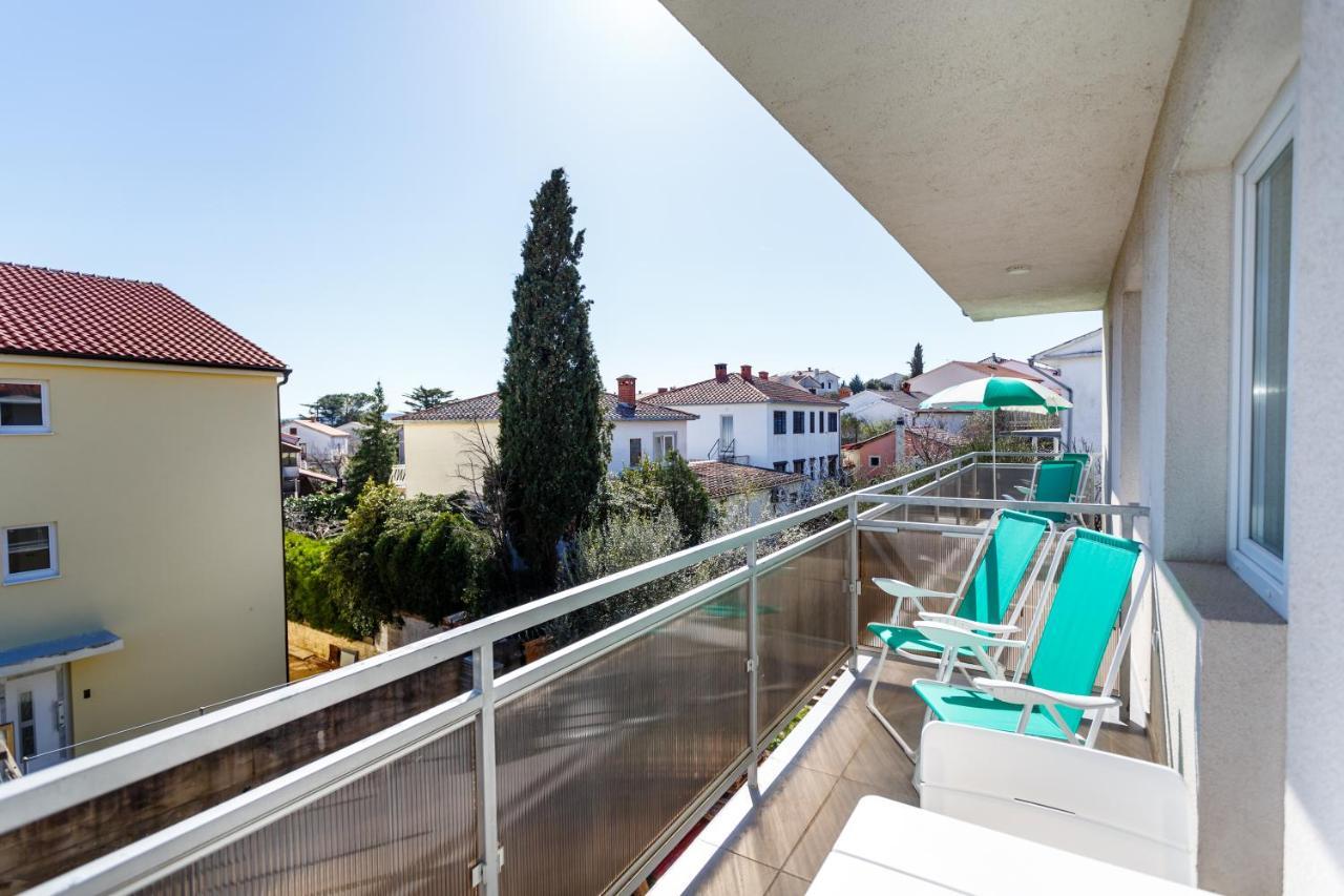 Golden Island Apartments Krk Town Exteriör bild