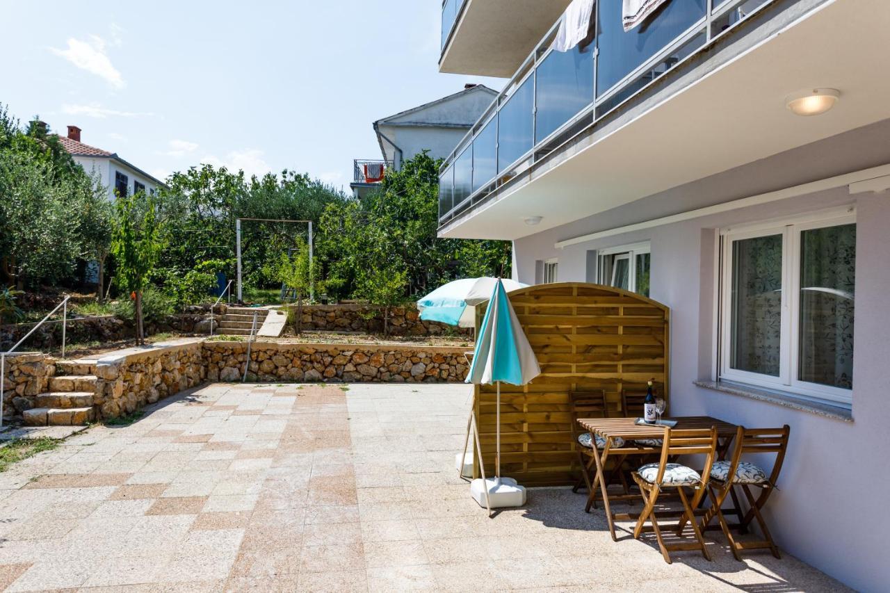 Golden Island Apartments Krk Town Exteriör bild